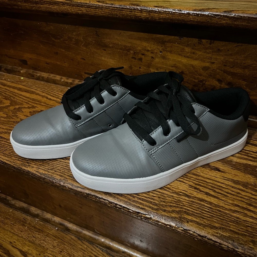 Osiris Men's Gray and Black Low-Top Sneakers